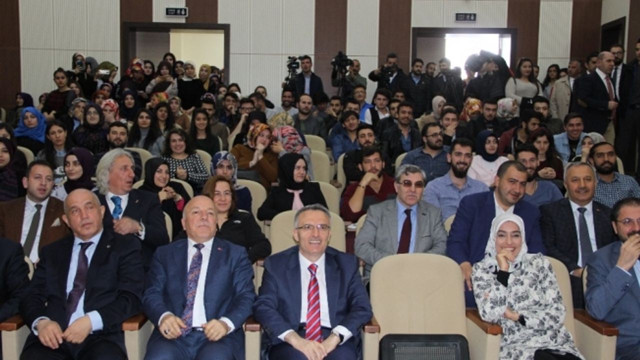 Ağbal: Ekonomi güçlüyse külliyat fırlatın hiçbir şey olmaz
