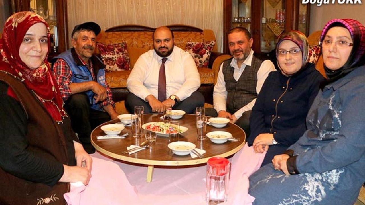 Başkan Orhan’dan çat kapı iftar