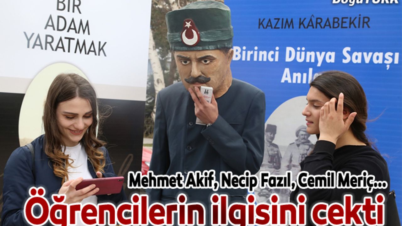 Şair ve yazarların maskeleriyle kitap dağıttılar