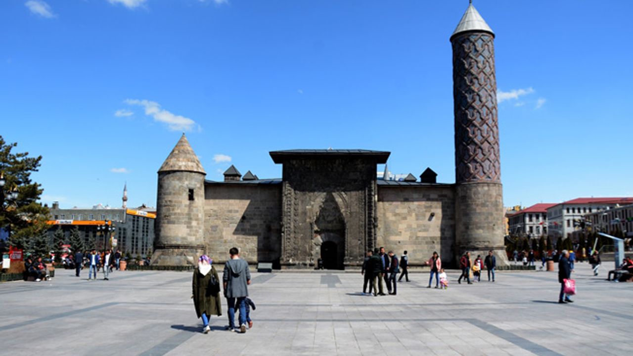 Selçuklu'nun eşsiz eserlerine ziyaretçi akını
