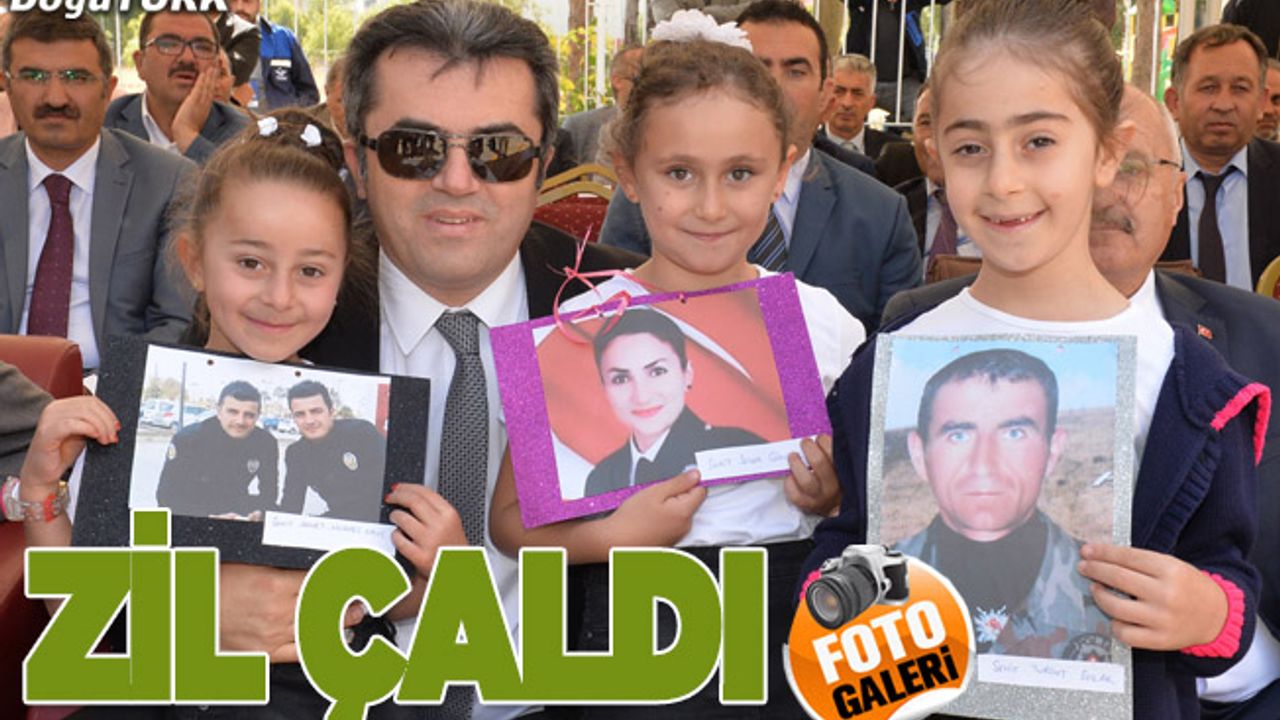 Erzurum’da ilk ders zilini Vali çaldı