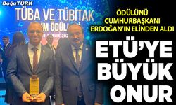 Ödülünü Cumhurbaşkanı Erdoğan’ın elinden aldı