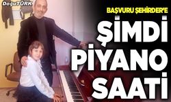 Şimdi piyano saati