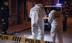 Boğazından bıçaklanmış halde bulundu