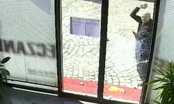 Erzurum’da eczaneye saldırı kamerada