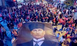 Erzurum Kongresi'nin 107. Yılında meşalelerle tarihe yürüdüler