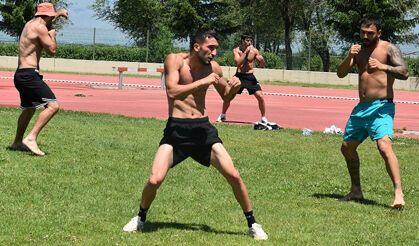 Ay-yıldızlı yumruklar Erzurum'da