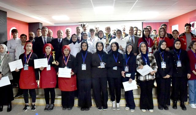 Erzurum'da geleceğin aşçıları yarıştı