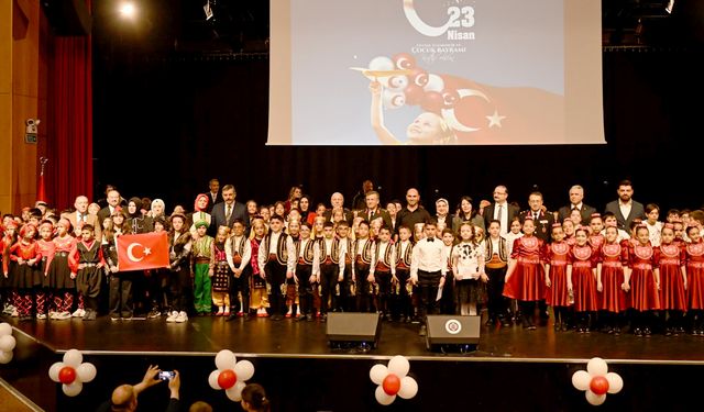 23 Nisan Erzurum'da coşkuyla kutlandı