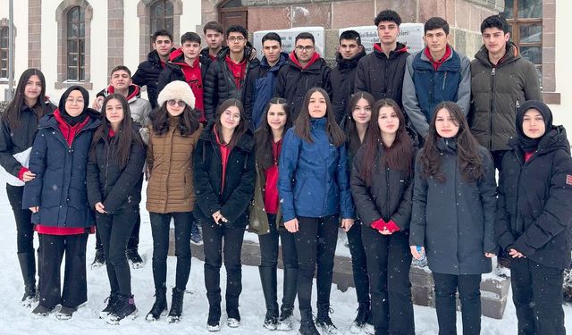 Bu okulun allbenisi var! Mümtaz Turhan...