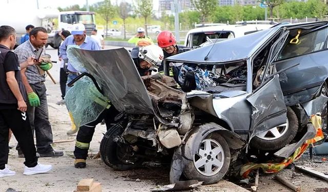 Beton mikseri faciası; 8 aracı biçti!