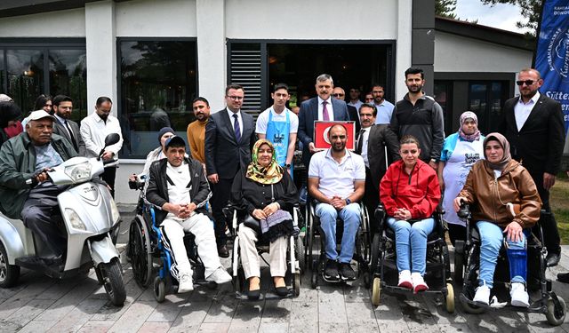 Vali Çiftçi engellilerle biraraya geldi