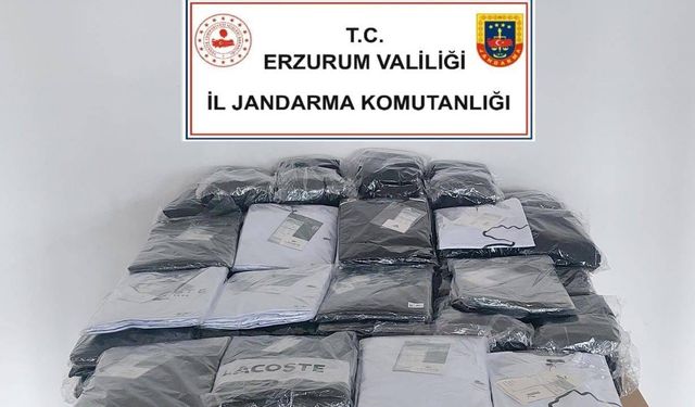 Horasan'da kaçak tişört operasyonu