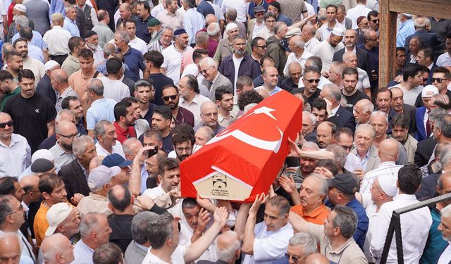 Muammer Hoca dualarla uğurlandı