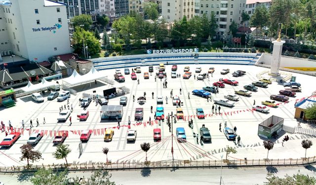 Klasik otomobil fuarı ilgi gördü