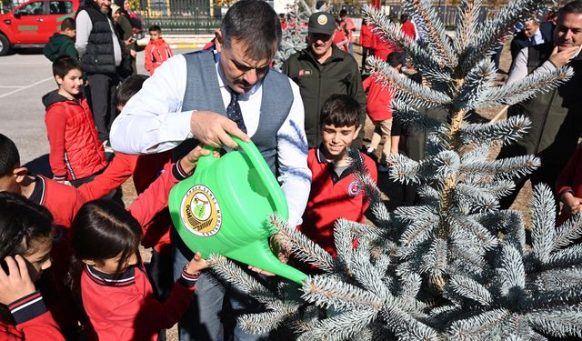 Vali Çiftçi, miniklerle geleceğe nefes oldu