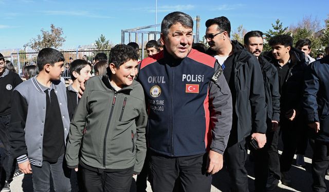 Erzurum emniyeti her okulu bir polise emanet etti