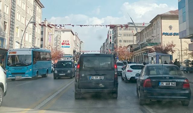 Bu şehirde bir darlanan ben miyim?