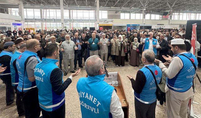 Hacı adayları dualarla yolcu edildi