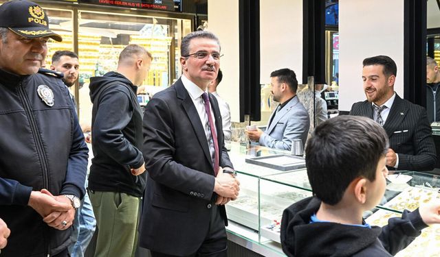 Vali Baruş’tan Arefe Günü esnaf ziyareti