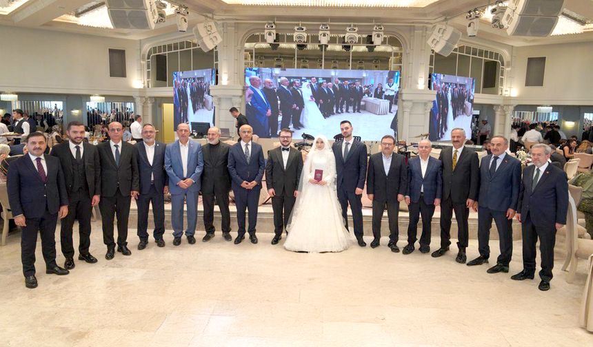 Ünlü Cerrah Prof. Dr. Atmaca’nın mutlu günü