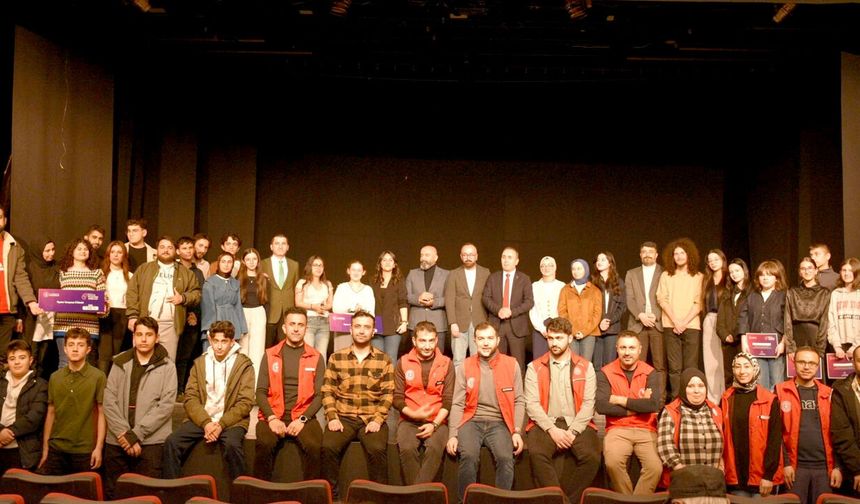 Tiyatro yarışmasında birinci belli oldu