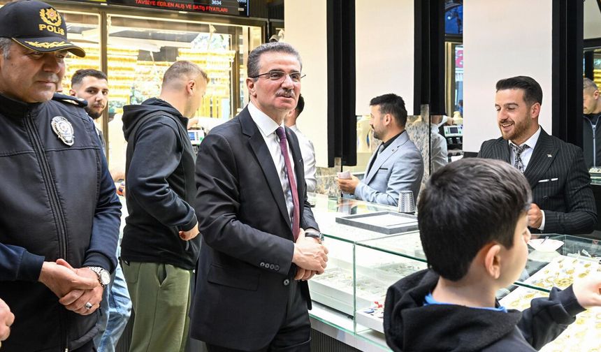 Vali Baruş’tan Arefe Günü esnaf ziyareti
