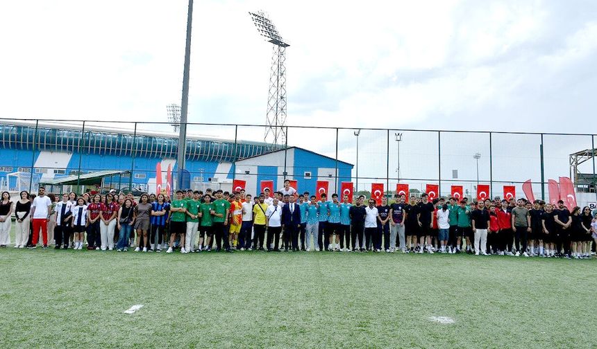 ‘Sokaklar Bizim’ futbol turnuvası başladı