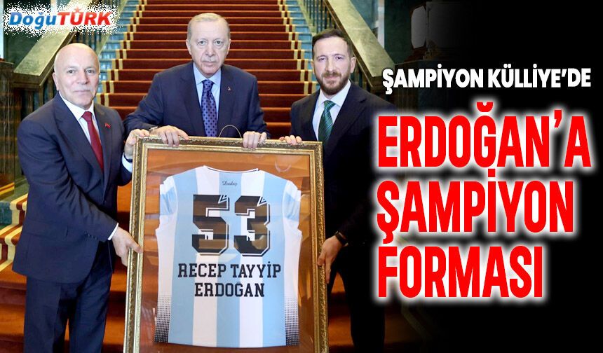 Şampiyonluk kupası Cumhurbaşkanı’na sunuldu