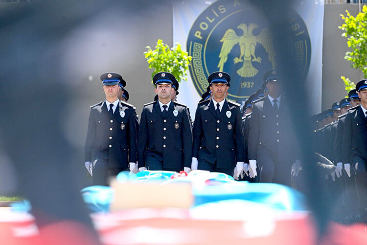 Polis 1