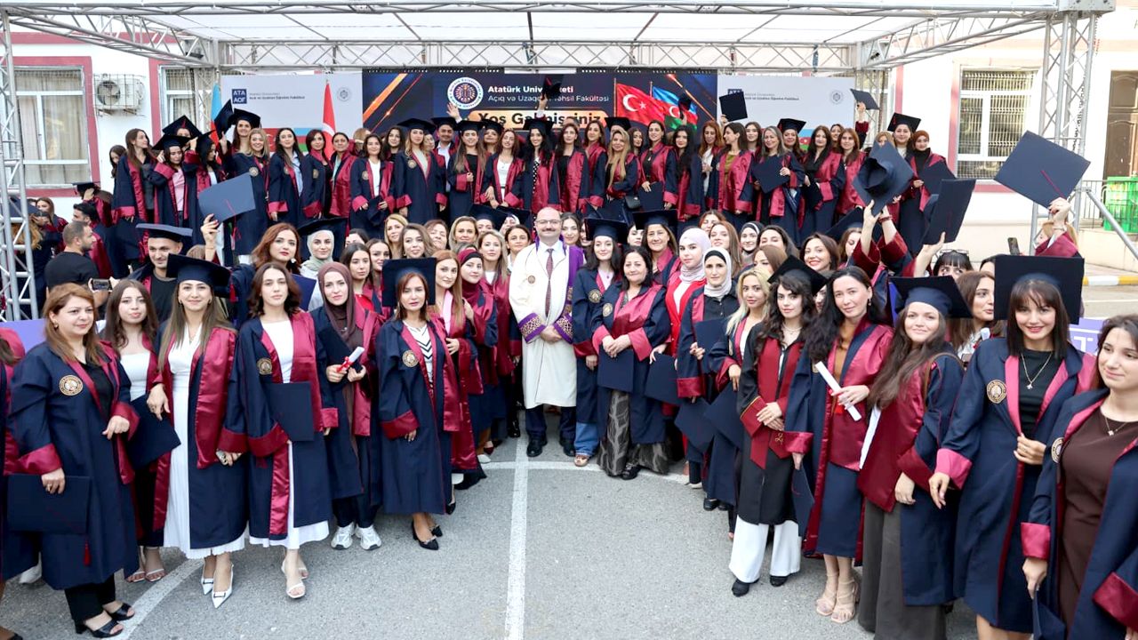 ATAUNİ mezunları Bakü’de kep attı